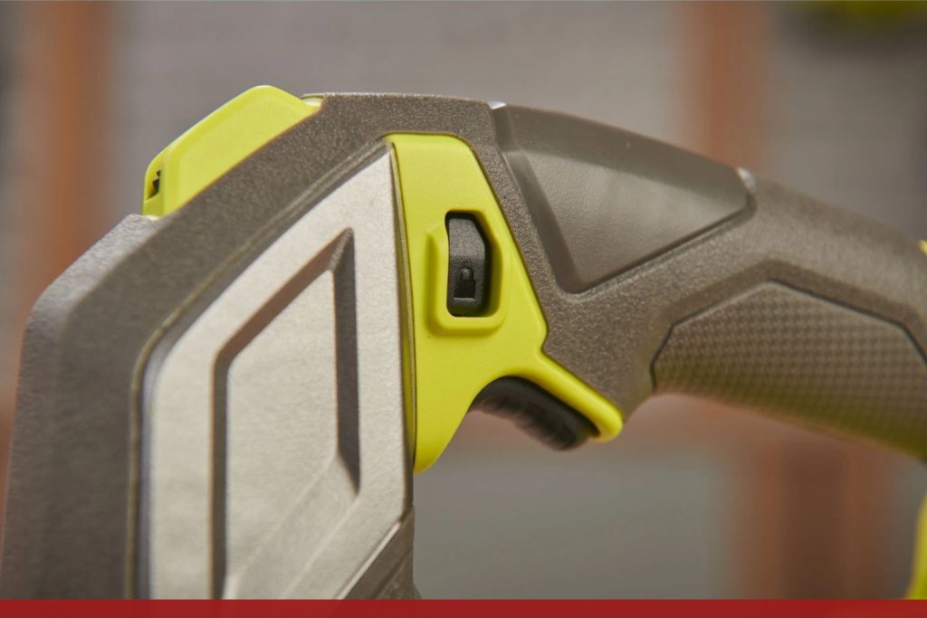 Scie sauteuse RYOBI manche