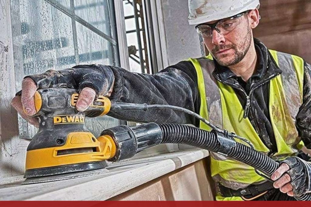 DEWALT DWE6423-QS en action