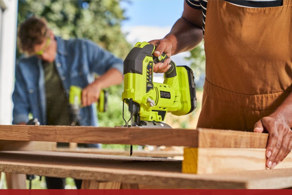 RYOBI R18JS-0 découpe
