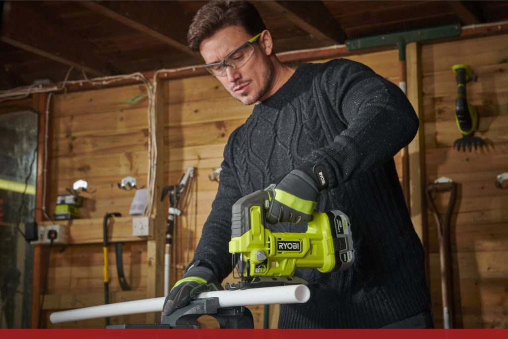 RYOBI RJS18-1C20S en decoupe