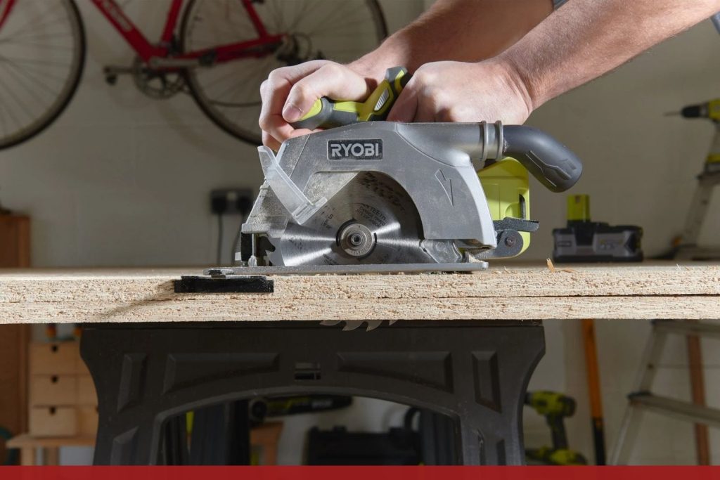 RYOBI R18CS-0 18V ONE+ découpe scie en decoupe
