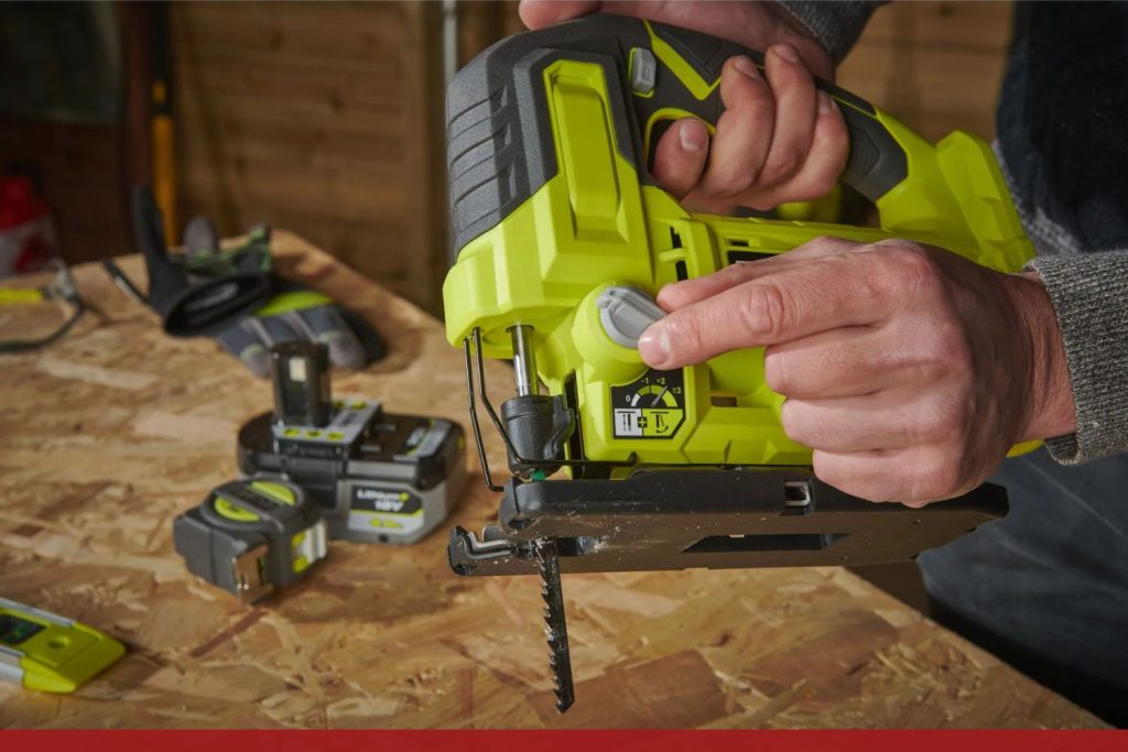 RYOBI RJS18-1C20S en coupe verouillage