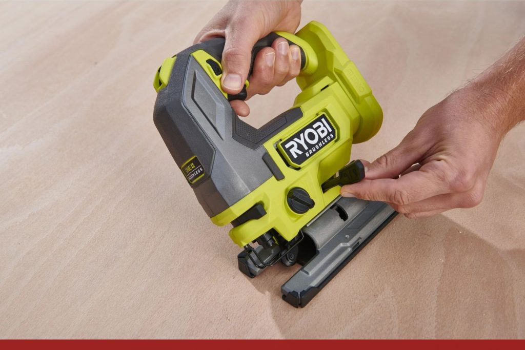 Scie sauteuse RYOBI decallage