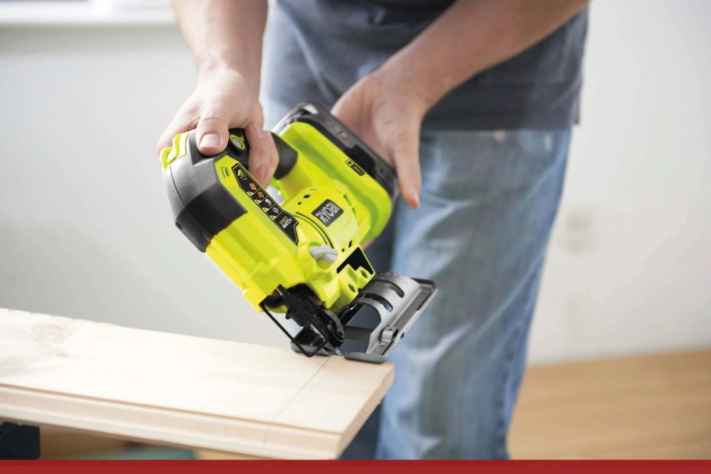 RYOBI R18JS-0 découpe changement de lame