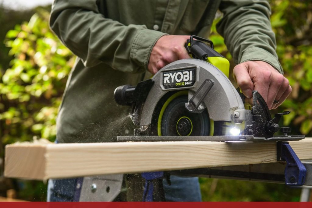 Scie circulaire RYOBI RCS18X1 planche