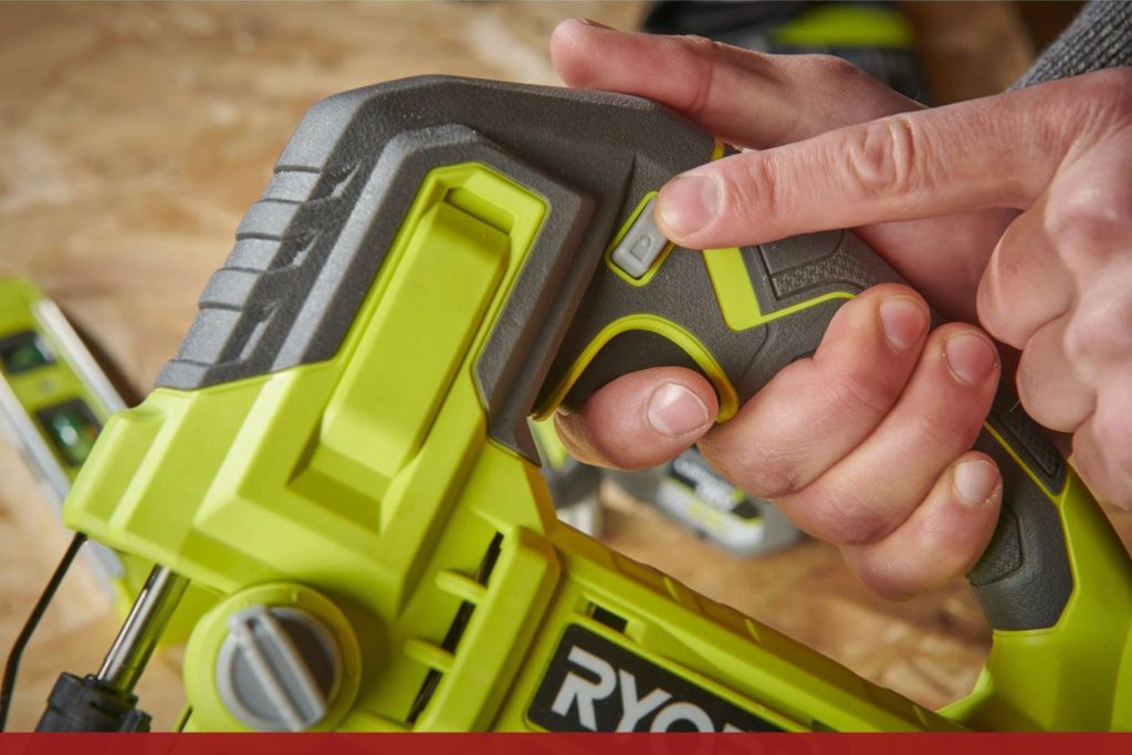 RYOBI RJS18-1C20S en coupe reglage